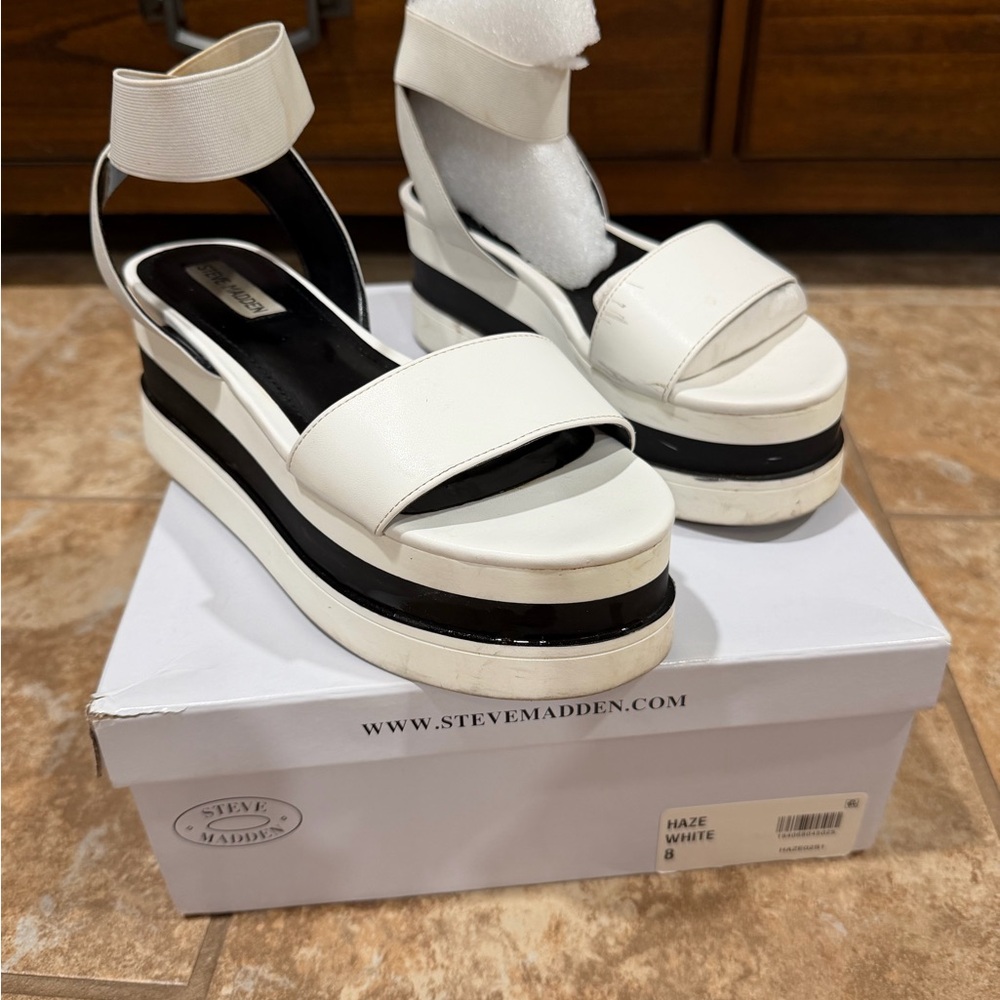 Steve Madden Cream and Black Platform Sandals